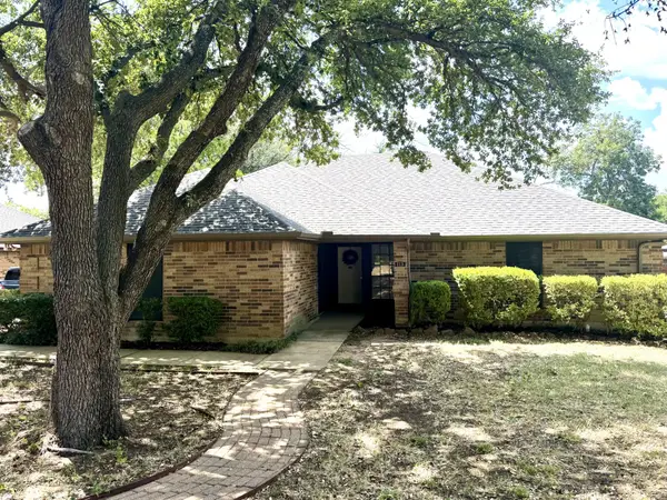 113 NE Timber Ridge Drive, Burleson, TX 76028