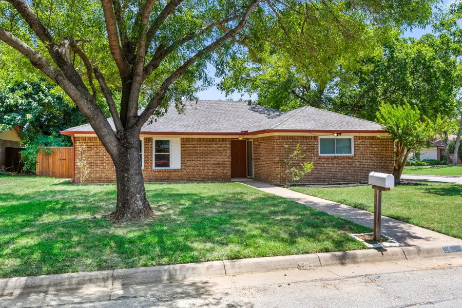 6419 Elm Springs Drive, Arlington, TX 76001 - #2