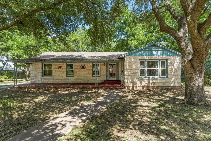 207 N Marable Street, West, TX 76691 - #2