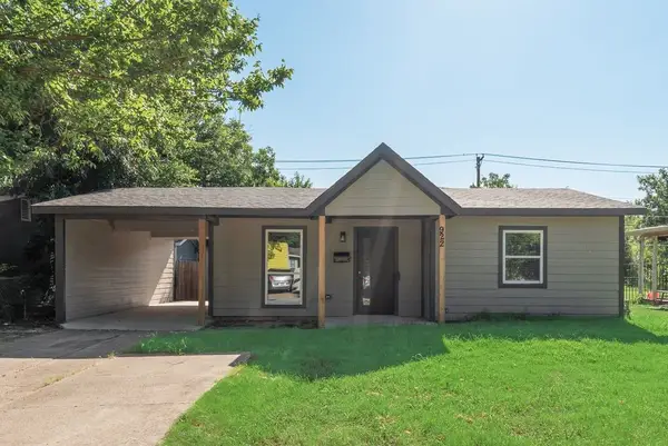 922 NE 33rd Street, Grand Prairie, TX 75050