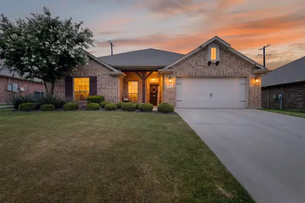 101 Loving Trail, Justin, TX 76247