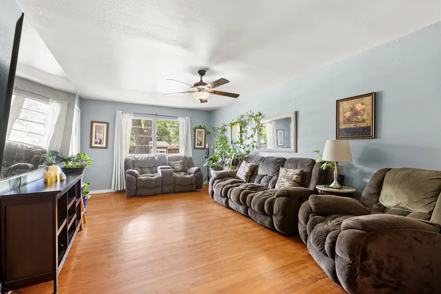 301 W Ridgewood Drive, Garland, TX 75041 - #3