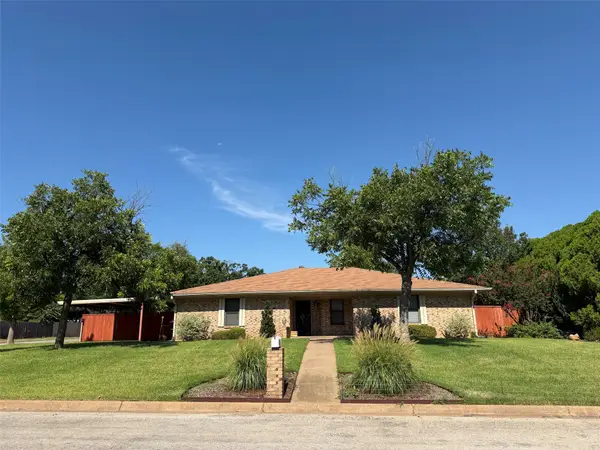 1016 Cliff Drive, Graham, TX 76450