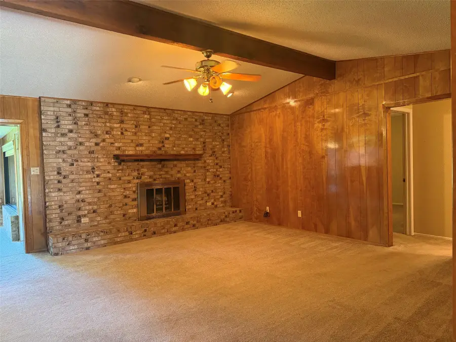 1016 Cliff Drive, Graham, TX 76450 - #2