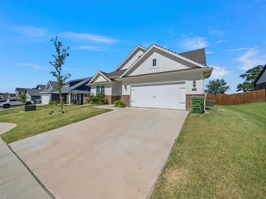 801 Taliaferro Trail, Springtown, TX 76082 - #3