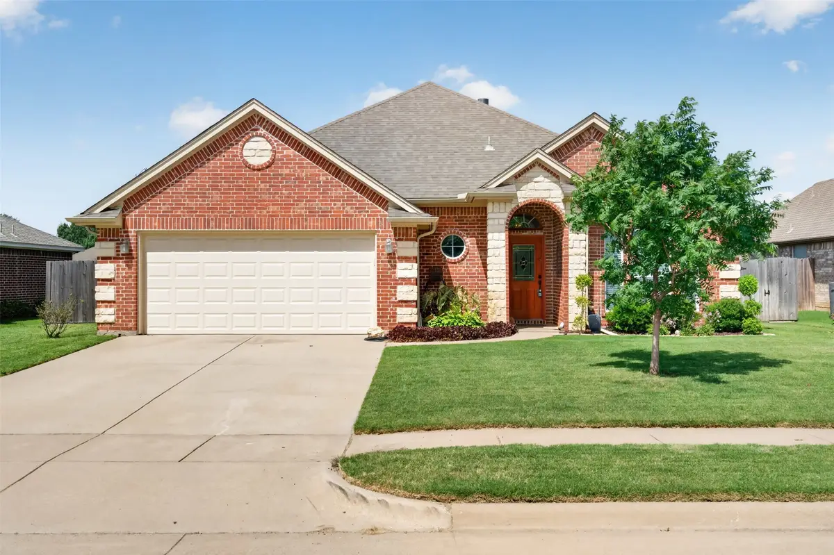 641 Carriage Lane, Saginaw, TX 76179 - #1