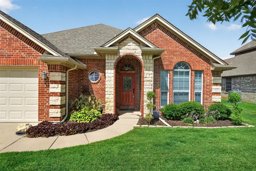 641 Carriage Lane, Saginaw, TX 76179 - #2