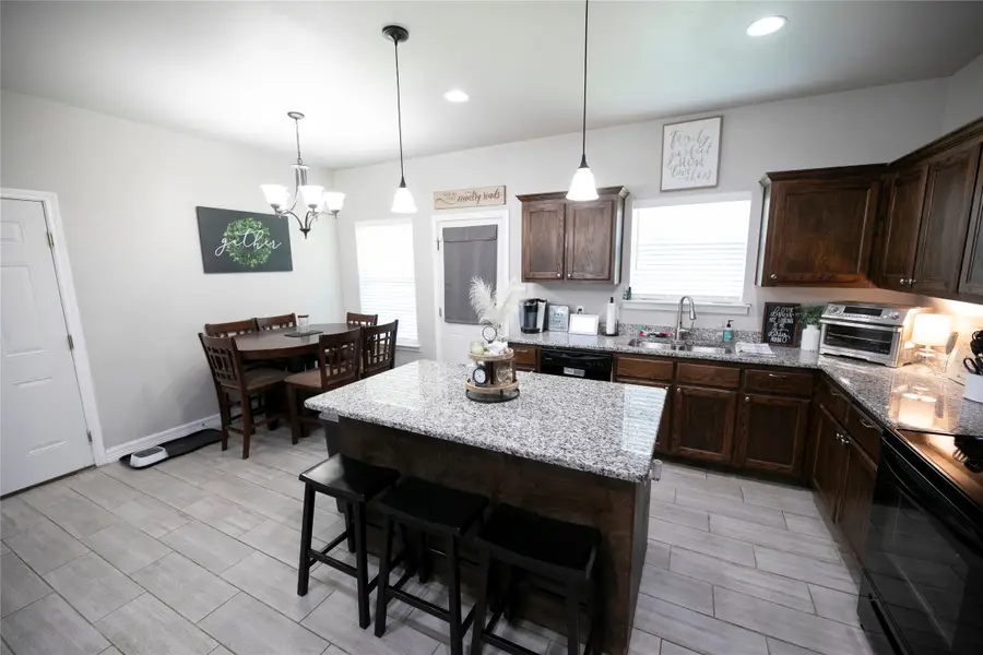 4806 Jefferson Street, Greenville, TX 75401 - #2