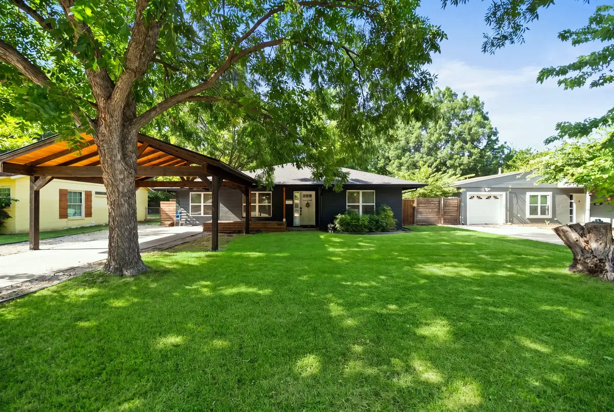 702 Crescent Street, Denton, TX 76201 - #1