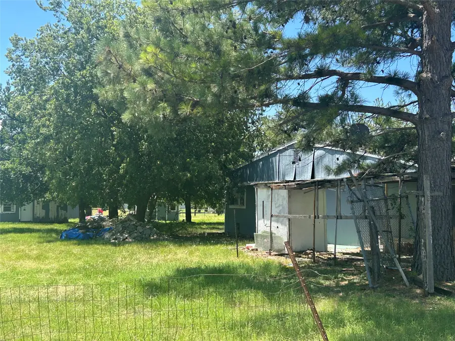 209, 203 W Church Street, Olney, TX 76374 - #3