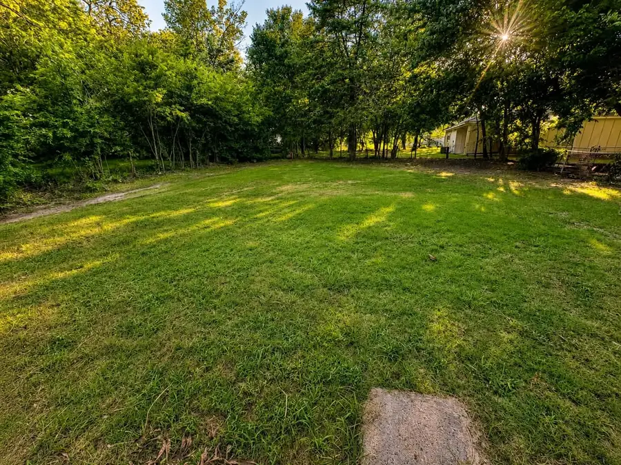 413 Gates Street, Bonham, TX 75418 - #2