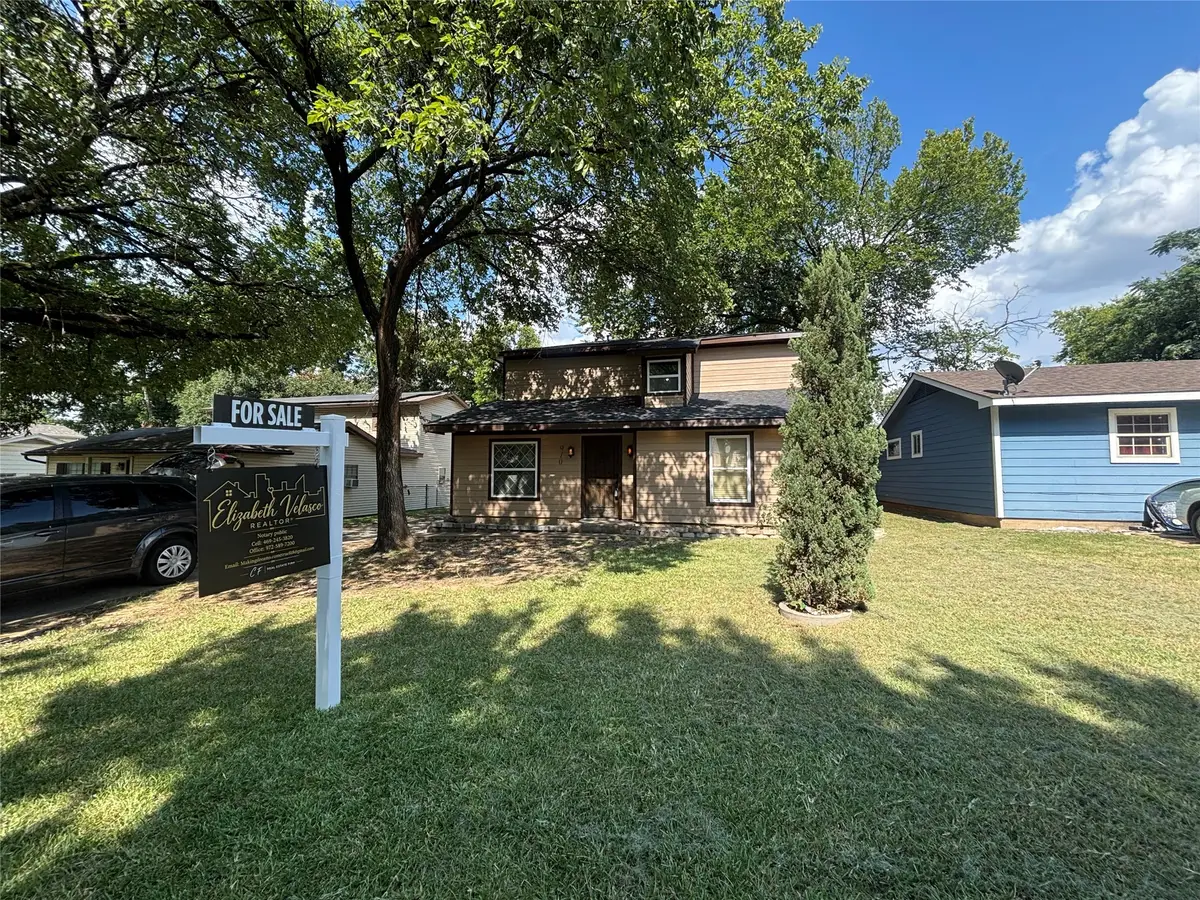 910 NE 31st, Grand Prairie, TX 75050 - #1