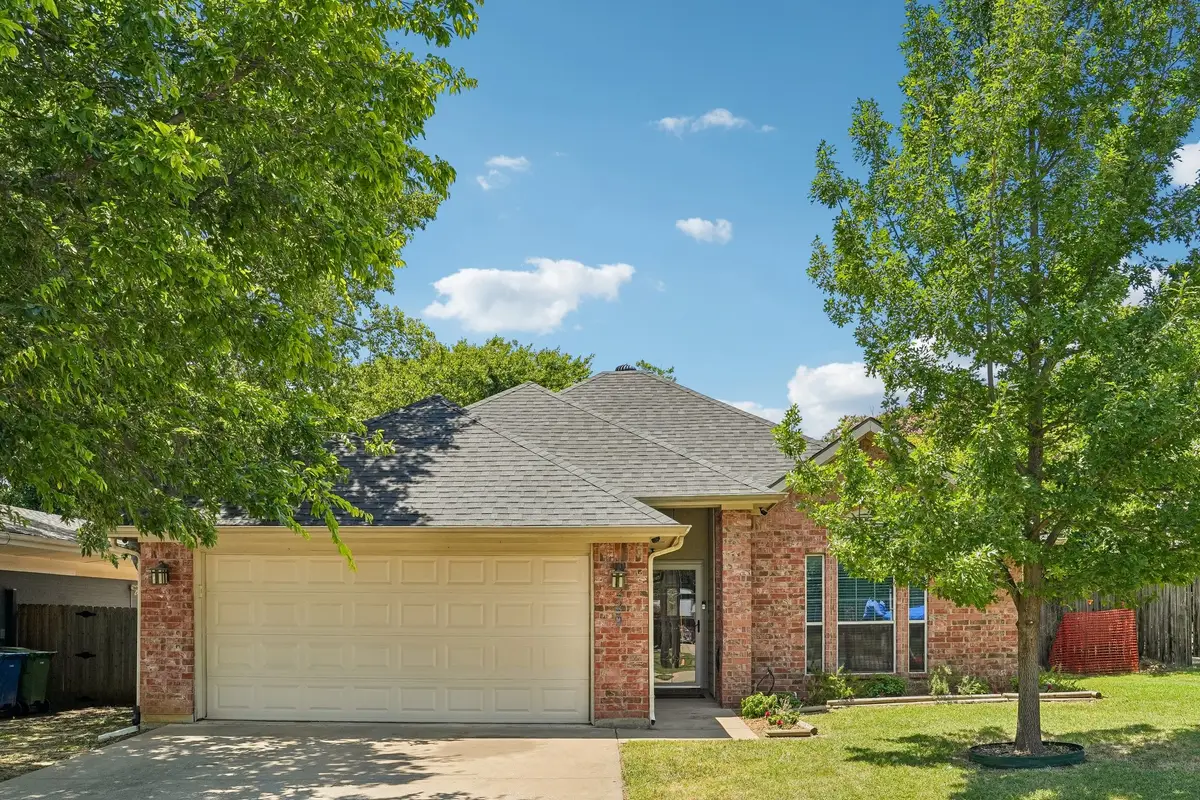 229 S Lakeview Drive, Lake Dallas, TX 75065 - #1