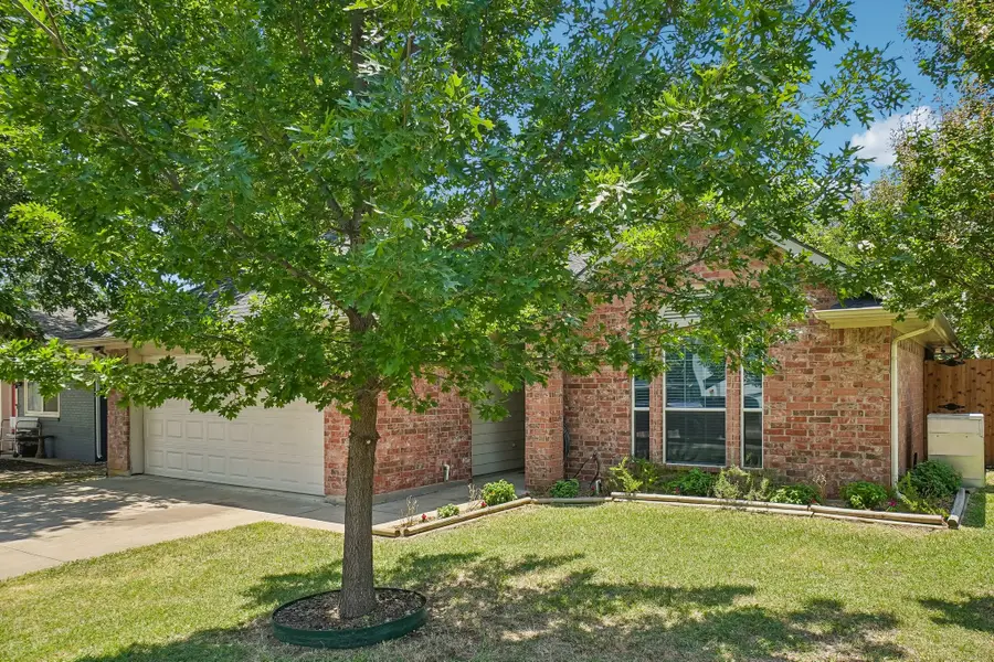 229 S Lakeview Drive, Lake Dallas, TX 75065 - #2