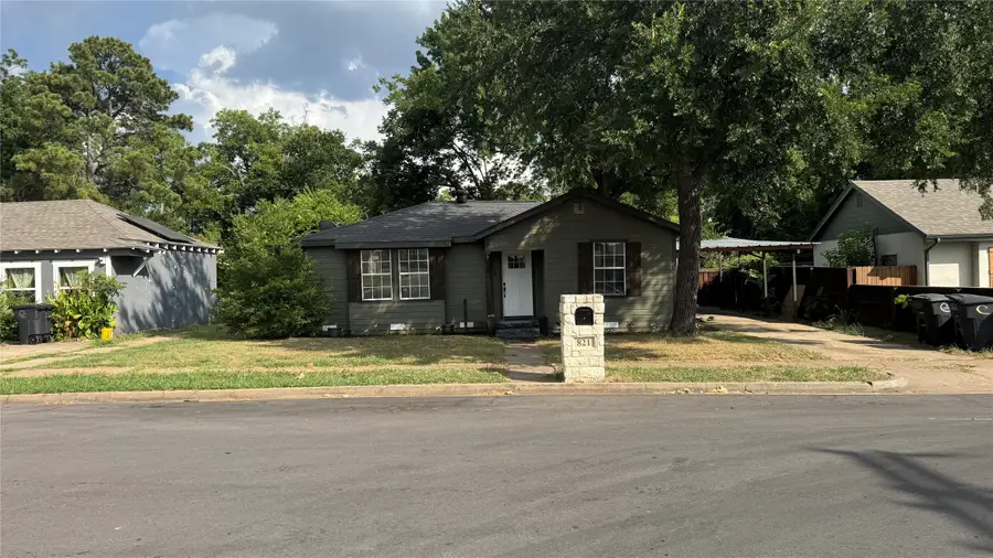 821 College Street, Cleburne, TX 76033 - #3