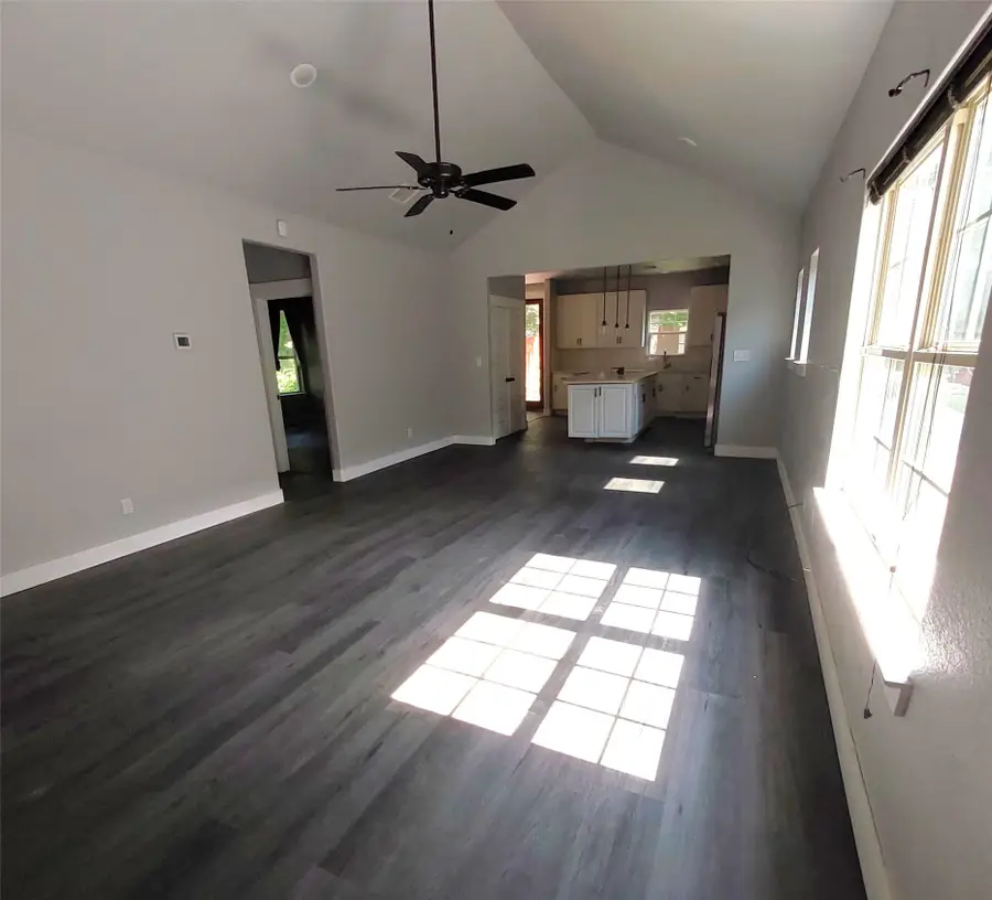 701 E Washington Street, Paris, TX 75460 - #2