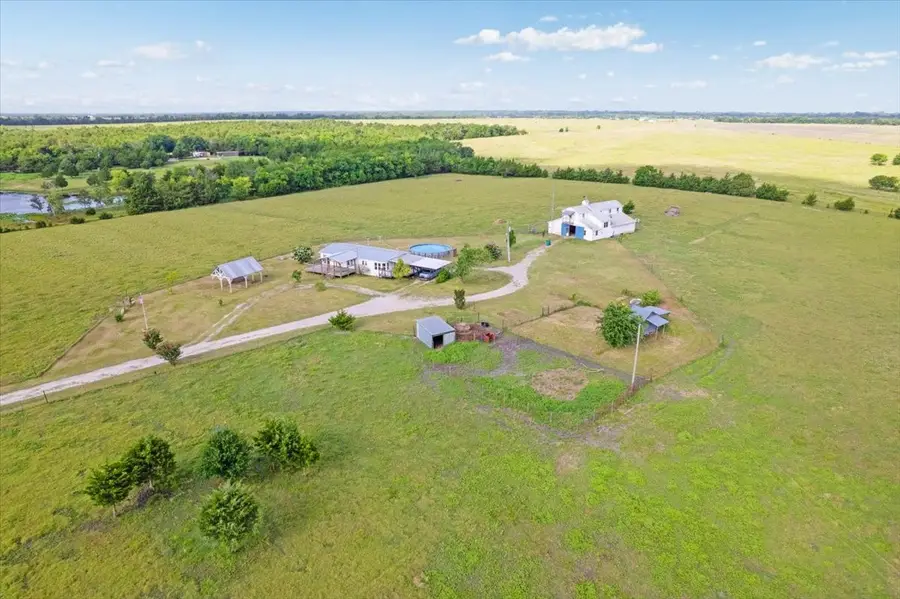 1154 Outlaw Trail, Wolfe City, TX 75496 - #2