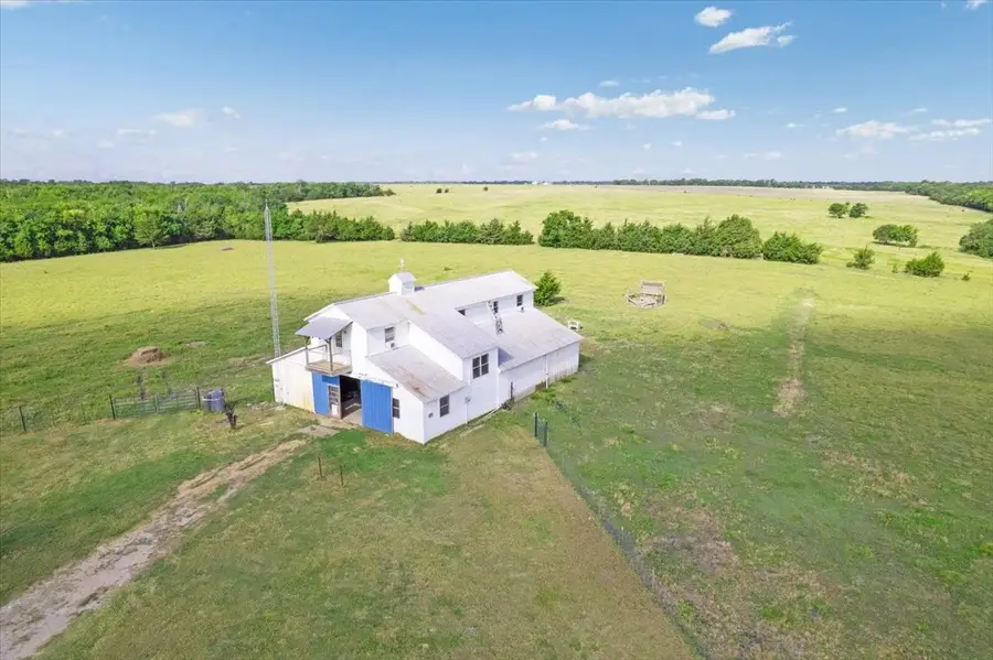 1154 Outlaw Trail, Wolfe City, TX 75496 - #3