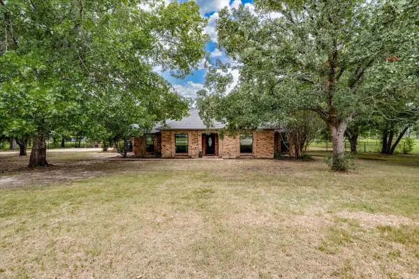 190 Robinson Road, Combine, TX 75159