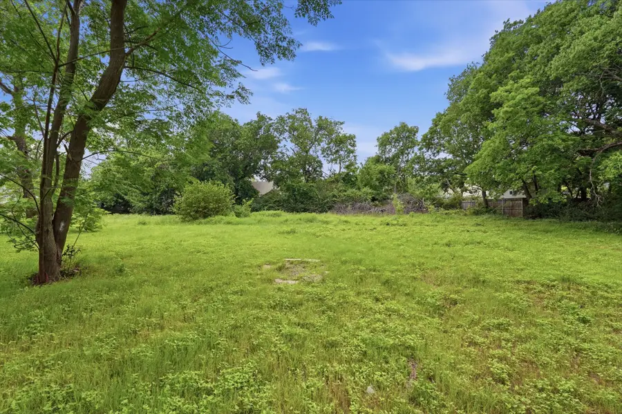 510 W Willingham Street, Cleburne, TX 76033 - #2
