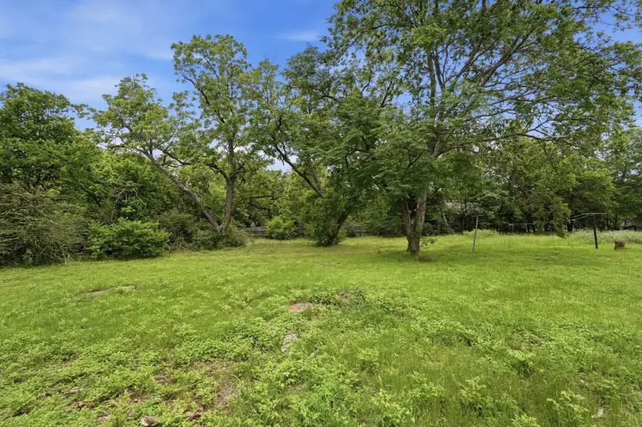 510 W Willingham Street, Cleburne, TX 76033 - #3