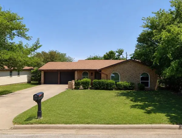 529 Georgetown Drive, Everman, TX 76140