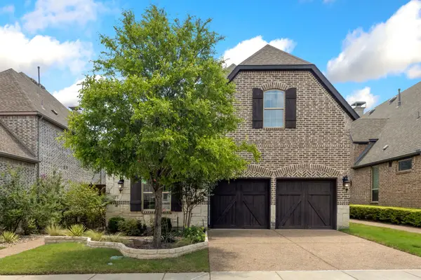913 Royal Minister Boulevard, Lewisville, TX 75056
