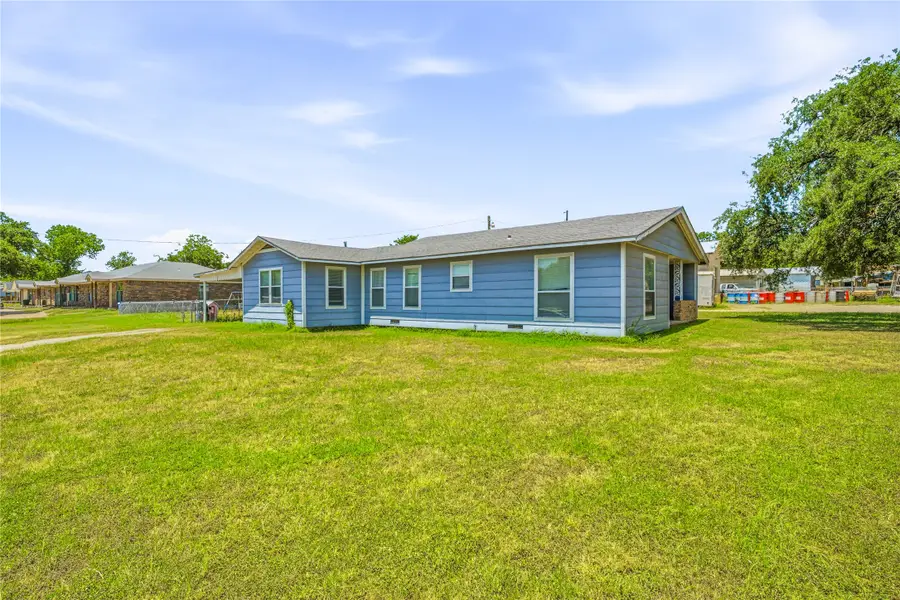 416 East Road, Stephenville, TX 76401 - #3