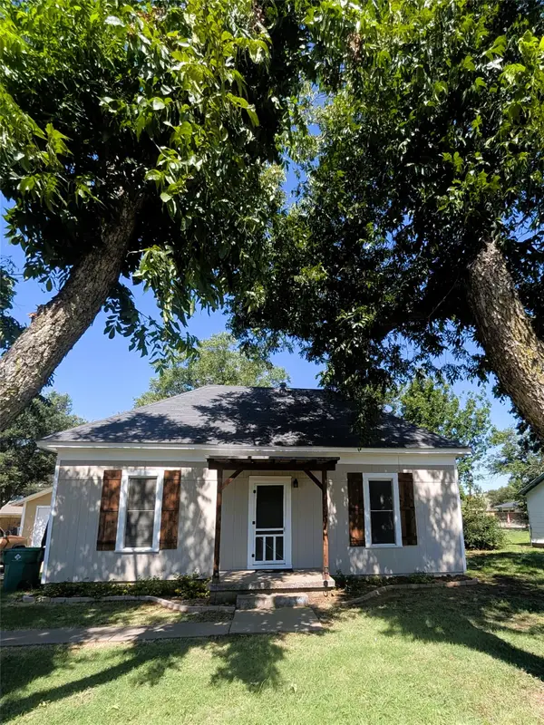205 N Avenue O, Olney, TX 76374