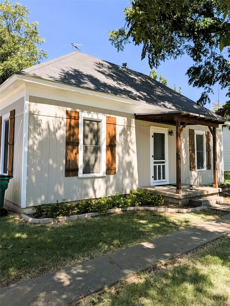 205 N Avenue O, Olney, TX 76374 - #2