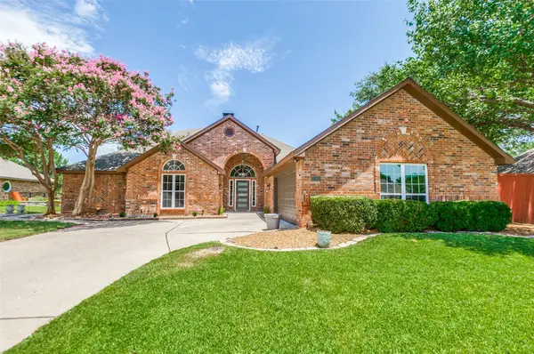 3001 Oak Springs Drive, Garland, TX 75044