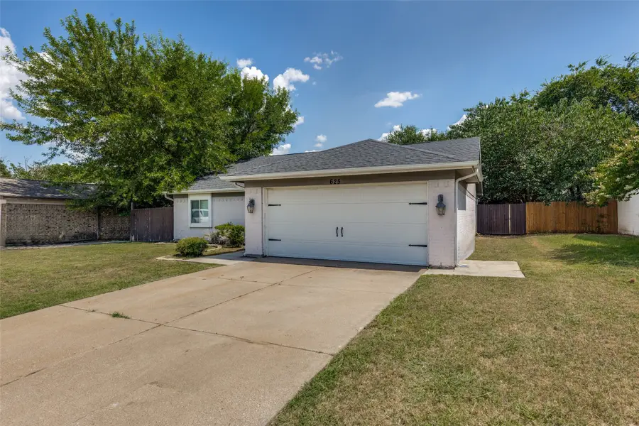 625 Park Center Boulevard, Saginaw, TX 76179 - #2