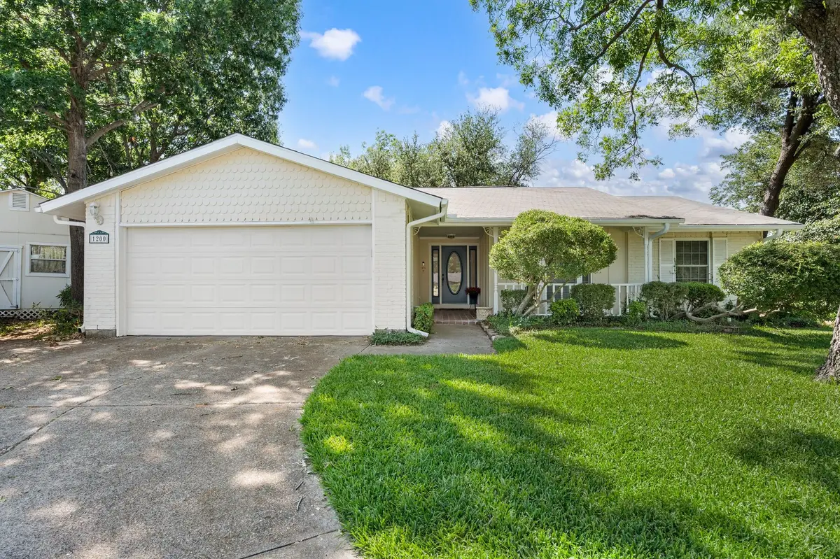 1200 Douglas Street, Euless, TX 76039 - #1