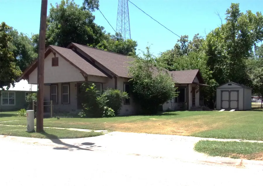 105 W Pecan Street, San Saba, TX 76877 - #3