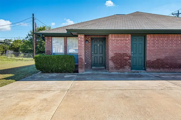 2549 E Renfro Street, Burleson, TX 76028