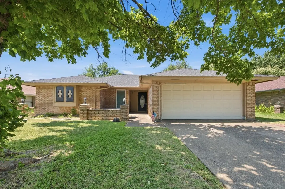 200 Almond Lane, Euless, TX 76039 - #1
