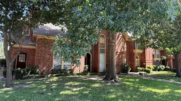 160 Cobblestone Row, Denton, TX 76207