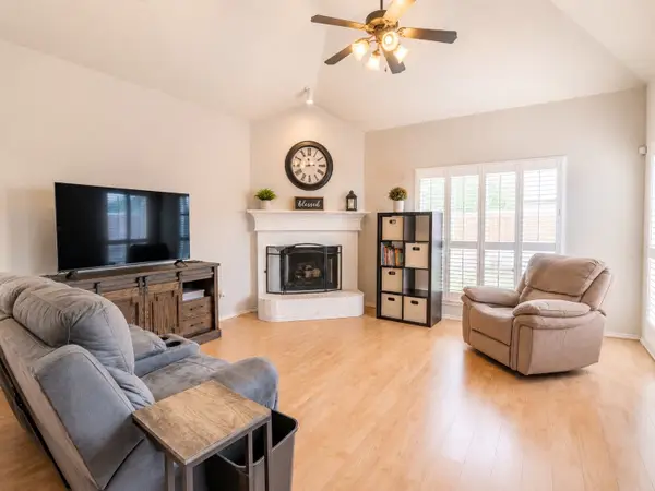 4712 Feldman Drive, Carrollton, TX 75010