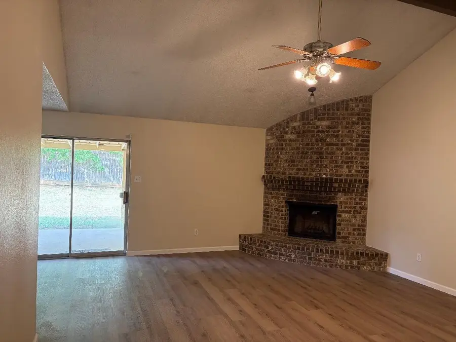 6309 Elm Springs Drive, Arlington, TX 76001 - #3