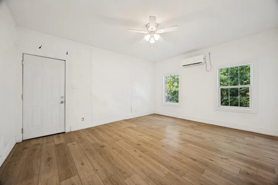 423 W Munson Street, Denison, TX 75020 - #2