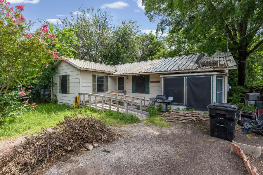906 Branch Street, Greenville, TX 75401 - #2