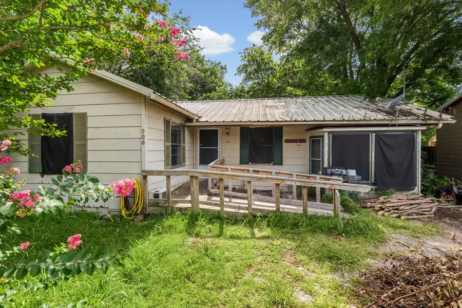 906 Branch Street, Greenville, TX 75401 - #3