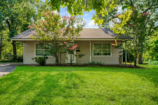 855 14th Street Nw, Paris, TX 75460
