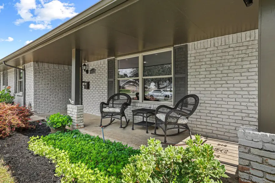 10432 Chesterton Drive, Dallas, TX 75238 - #2