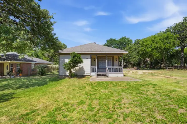 3029 Pueblo Trail, Lake Worth, TX 76135