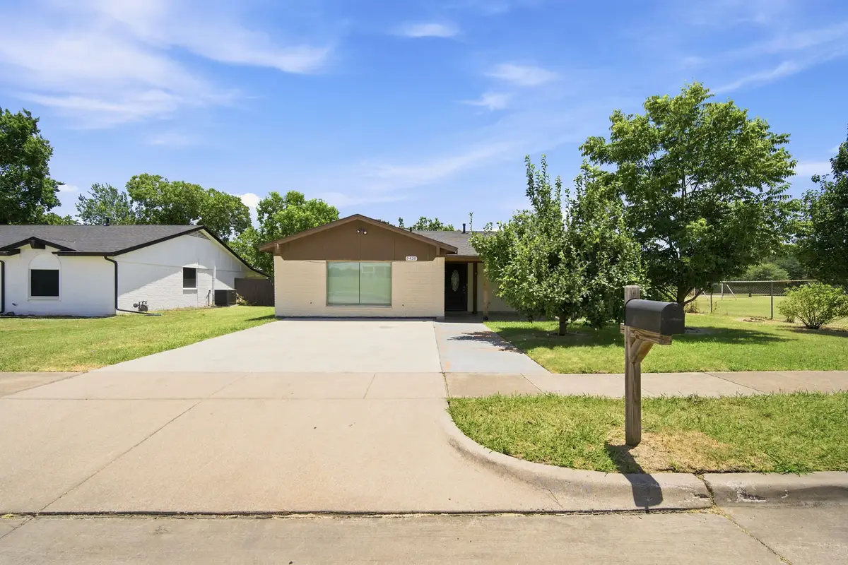 5420 Galway Lane, North Richland Hills, TX 76180 - #1