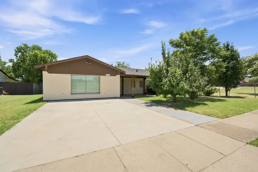 5420 Galway Lane, North Richland Hills, TX 76180 - #3