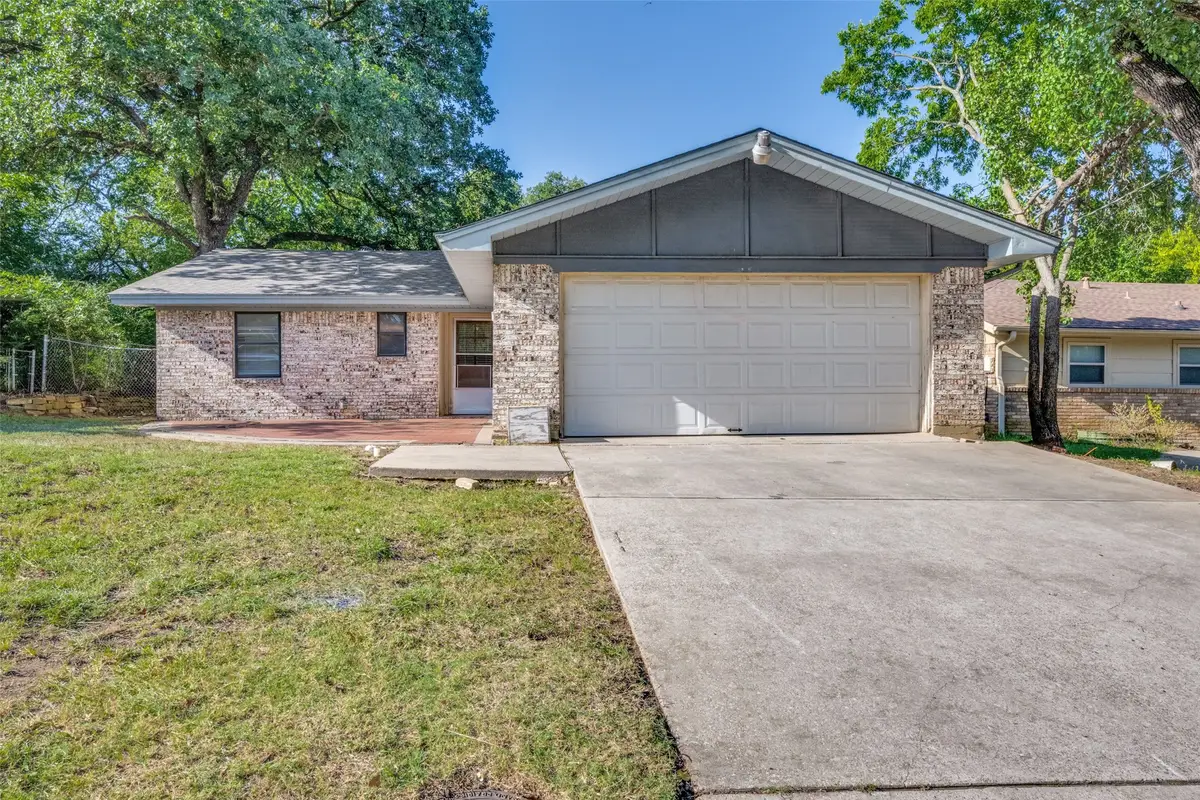712 Chisholm Trail, Denton, TX 76209 - #1