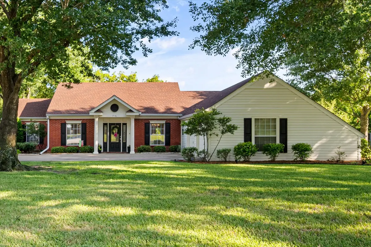 716 Meadow Drive, Corsicana, TX 75110 - #1