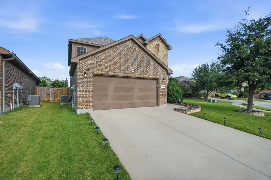 10816 Abbeyglen Court, Fort Worth, TX 76052 - #3